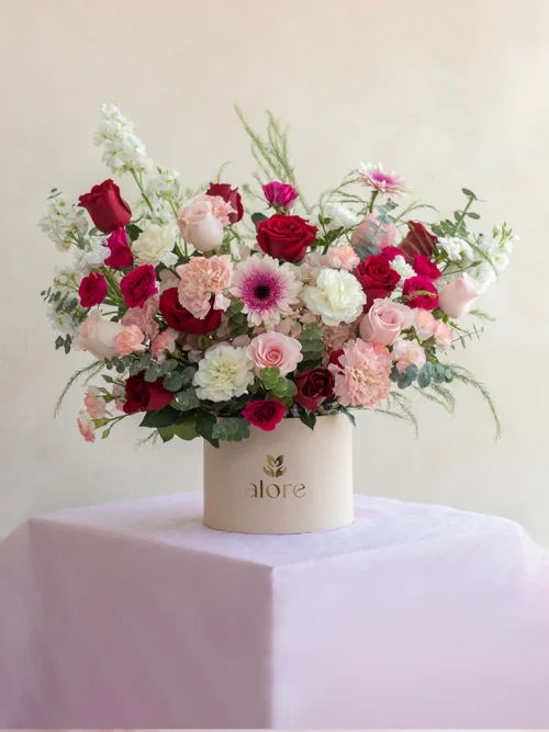 caja_de_flores_rojas_gerberas_y_claveles caja gigante de flores premium, lleva rosas, alelies pefumados, gerberas, claveles, entre otras flores