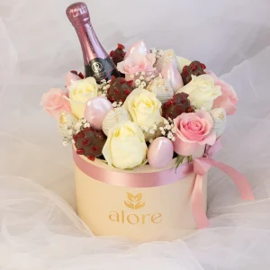 Fresas bañadas en chocolate con rosas y espumante en caja Alore