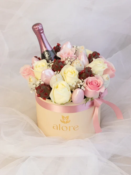 caja_de_fresas_con_chooclate_y_licor caja grande con fresas , rosas y licor riccadonna