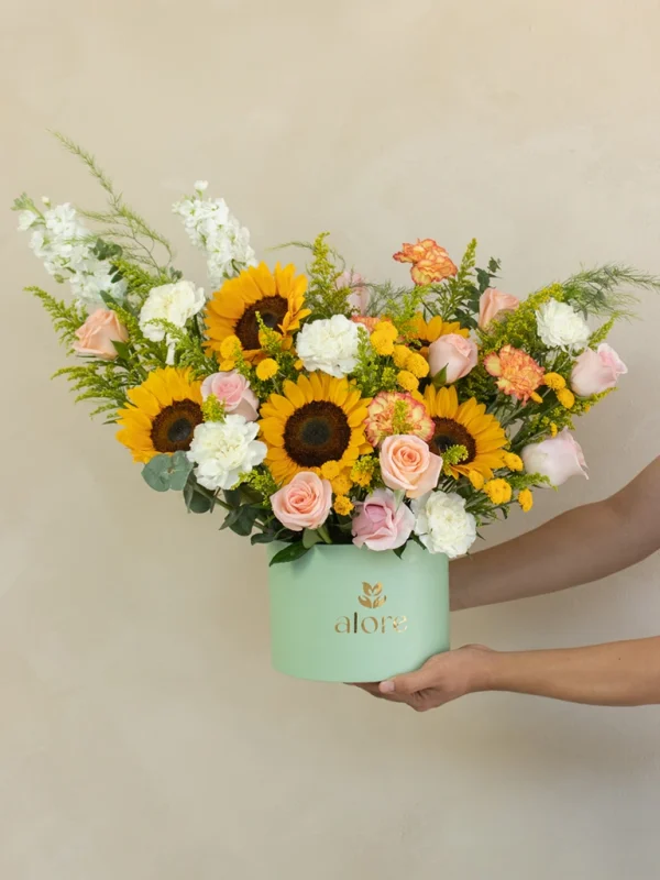 caja gigante de flores premium con girasoles de vivero y claveles importados blancos