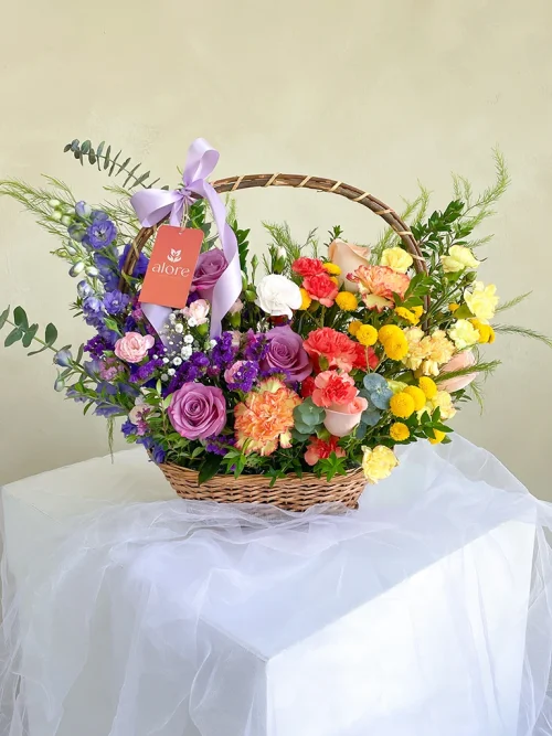 canasta de flores lilas amarillas y naranjas canasta de flores silvestres en tonos amrillos y lilas