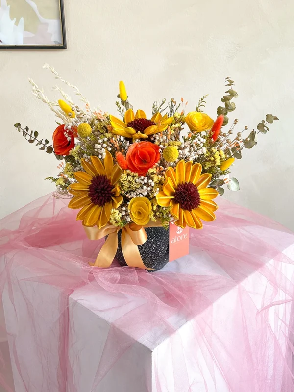 maceta con girasoles secos maceta de girasoles eternos con rosas y variedades florales