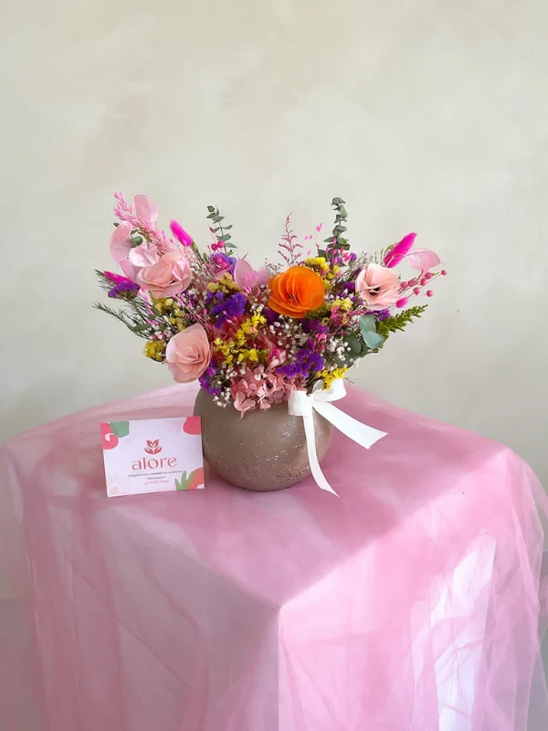 maceta de flores secas para decoración