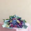 ramo de flores lilas azules y moradas