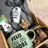 Caja del dia del padre con café, taza y agenda