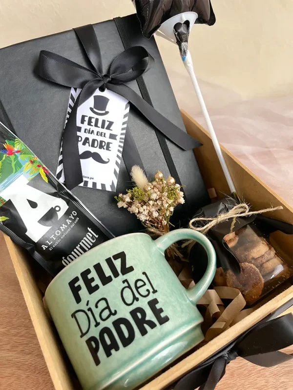 Caja del dia del padre con café, taza y agenda