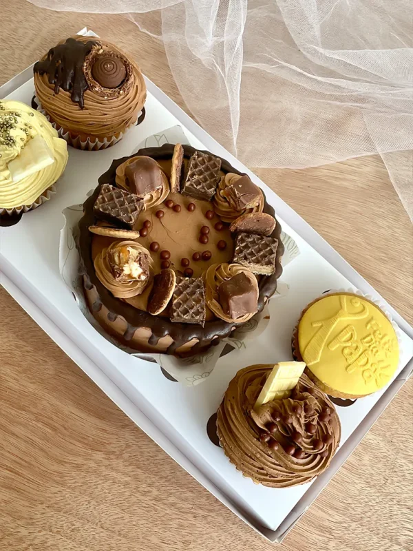 torta con cupcakes de chocolate