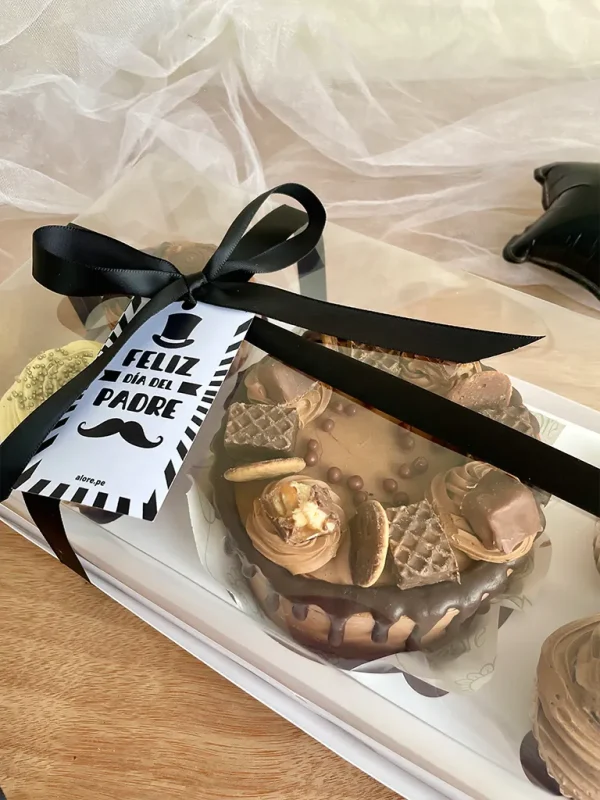 torta con cupcakes por el dia del padre