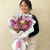 ramo de flores eternas lilas y rosadas