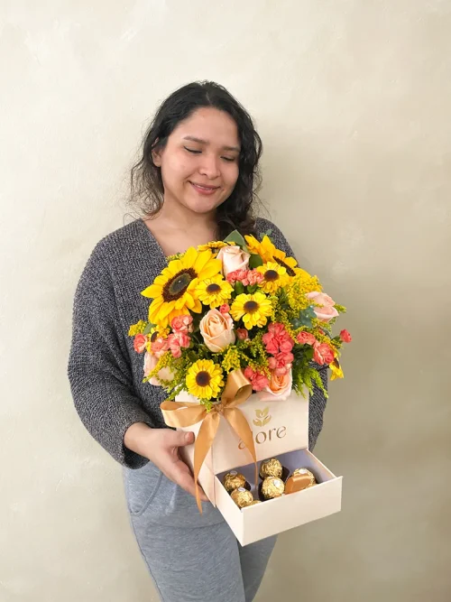 caja cofre de flores amarillas y girasoles chica con una caja cofre de flores amarillas y girasoles