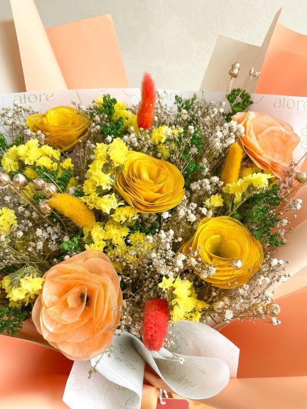 rosas eternas amarillas y naranjas