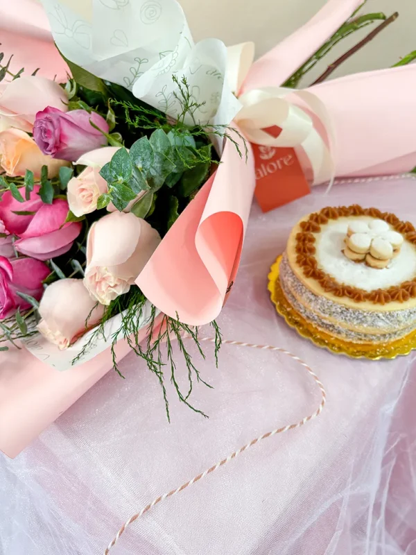 ramo de rosas con torta