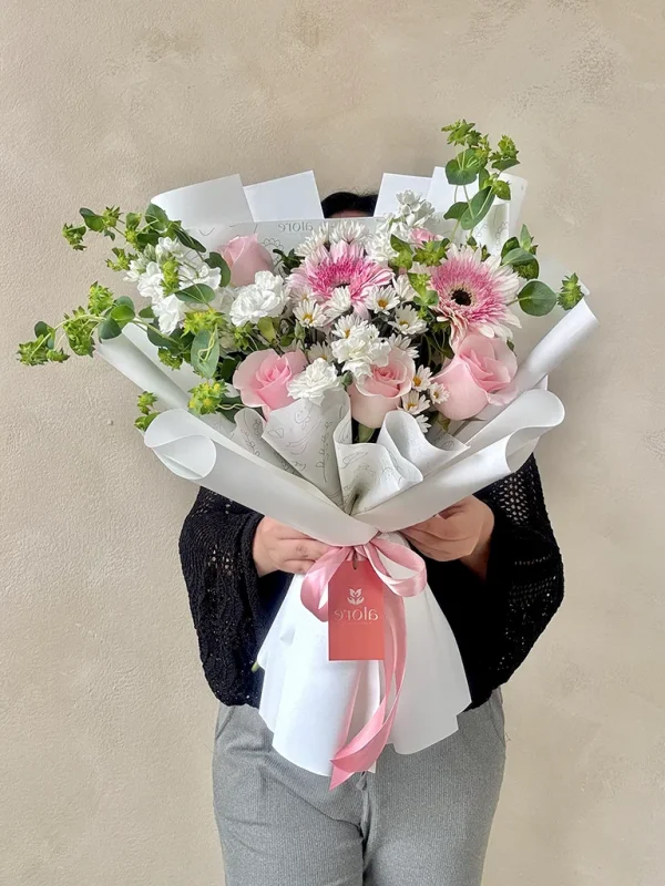 ramo de gerberas con rosas