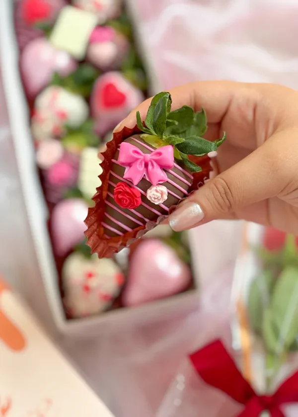 1 fresa con chocolate y toppings