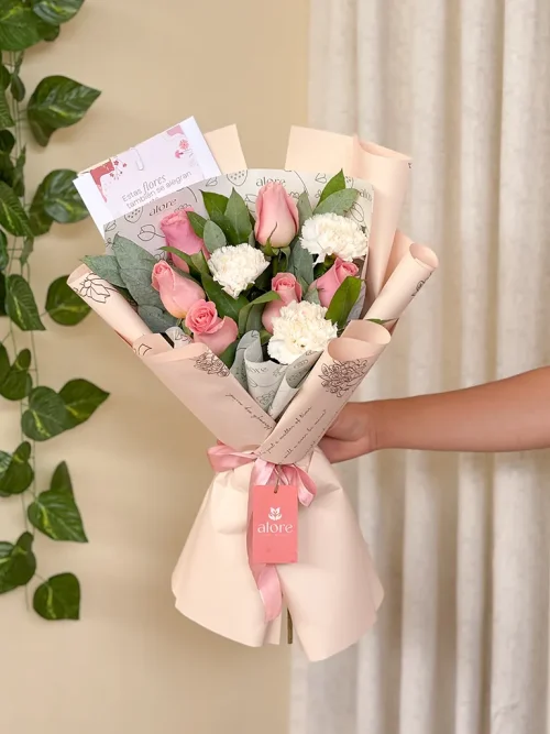 Ramo de 6 rosas rosadas hermosas Ramo de 6 rosas rosadas hermosas