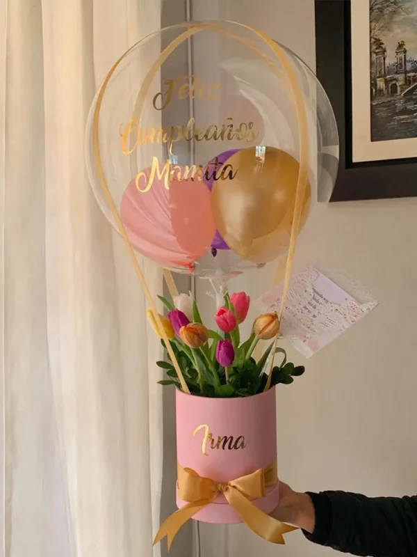 arreglo floral con tulipanes y globo arreglo floral con tulipanes y globo