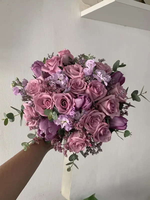 bouquet de novia con rosas lilas bouquet de novia con rosas lilas