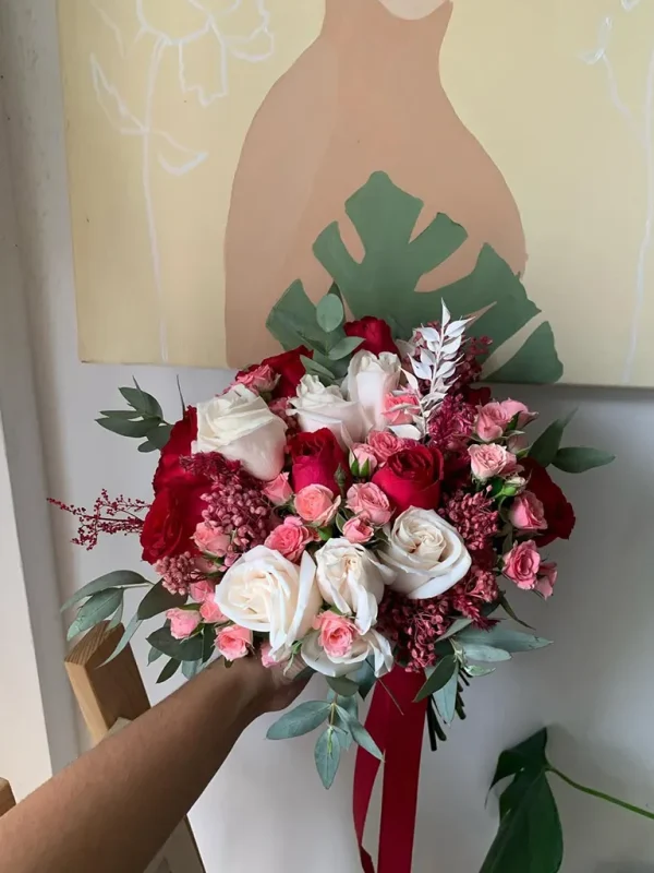 bouquet de novia rojo con blanco bouquet de novia rojo con blanco