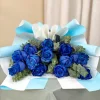 ramo con 12 rosas azules