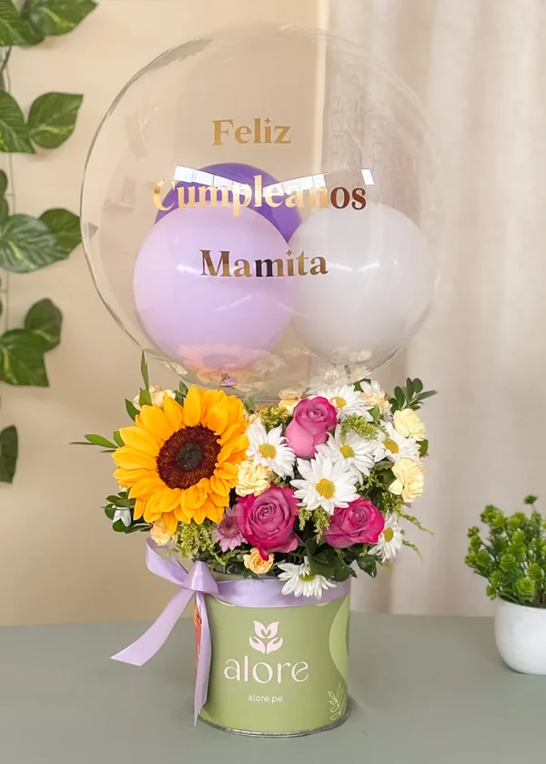 arreglo floral en caja verde con globo arreglo floral en caja verde con globo