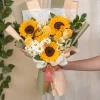 ramo con girasoles y flores amarillas