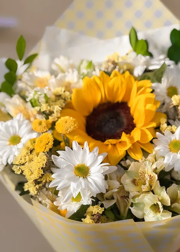 ramo economico de flores amarillas ramo economico de flores amarillas