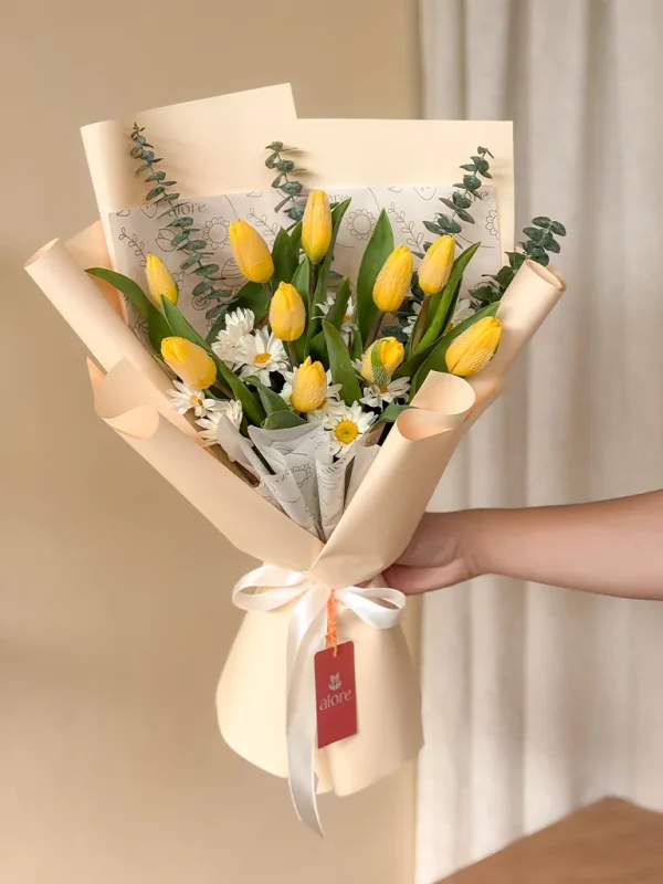 ramo con 10 tulipanes amarillos premium