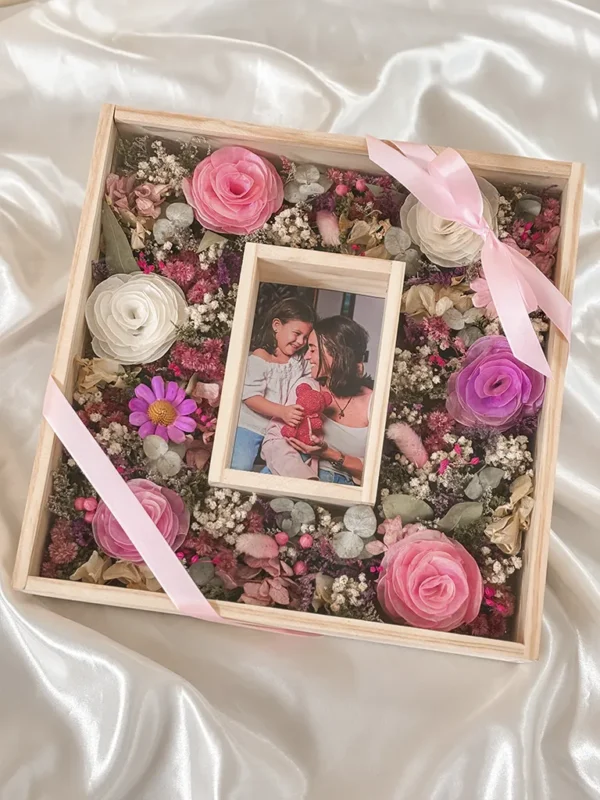 marco de flores secas con foto