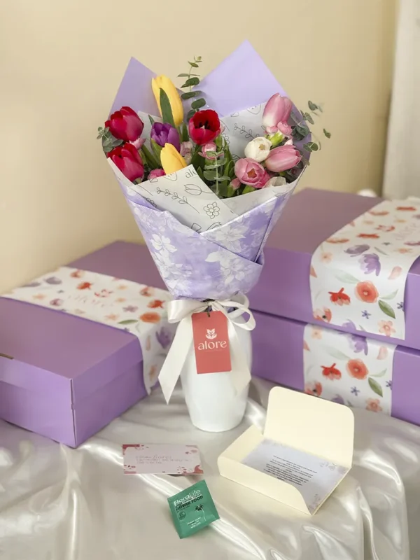 pack de tulipanes con florero dia de la madre