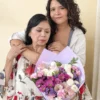ramo petit de flores con mama e hija