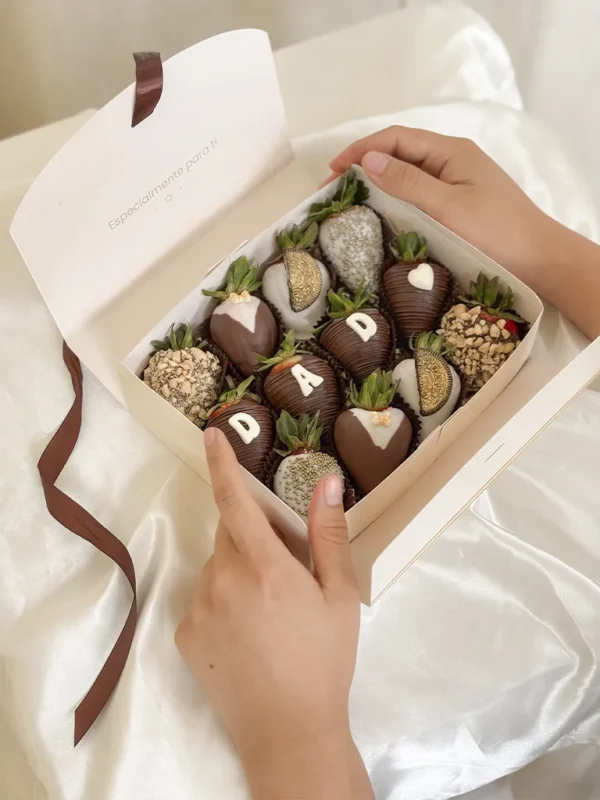 caja de fresas con chocolate por el dia del padre