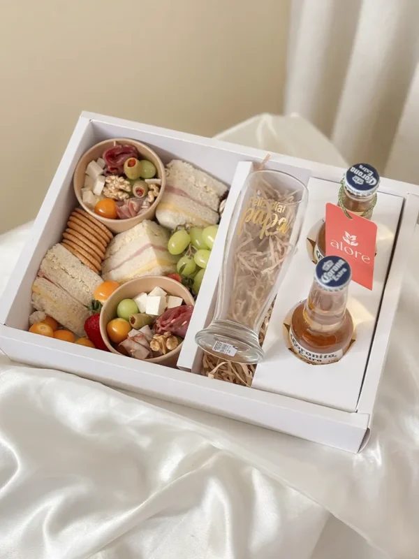 quesos embutidos y frutos secos con cerveza por el dia del padre