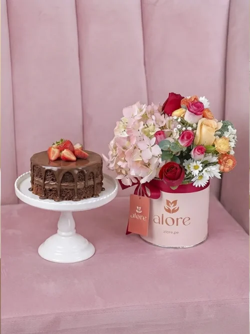 box ruby con torta de chocolate