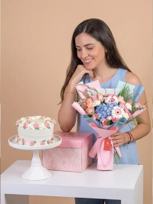ramo alesia con torta floral