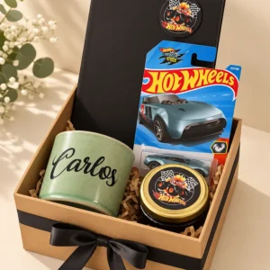 Caja de regalo con taza personalizada con nombre y auto Hot Wheels